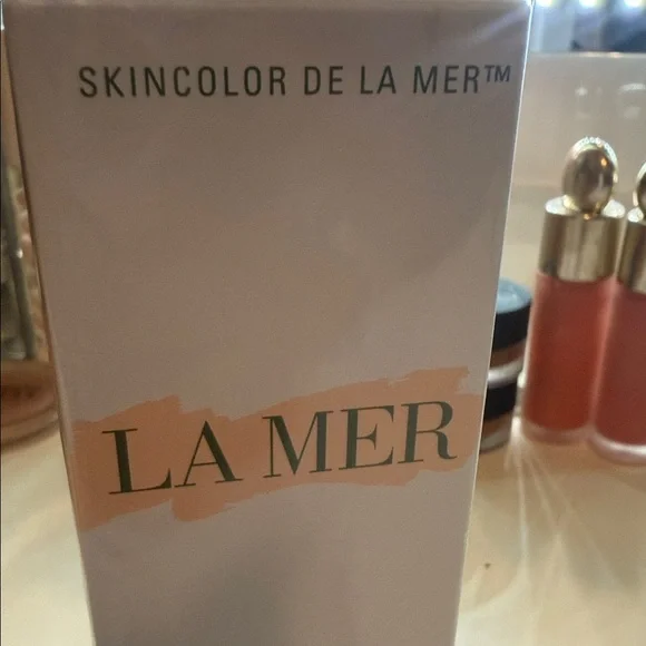 NEW La Mer Soft Fluid Long Wear Foundation - Amber - Picture 3 of 9